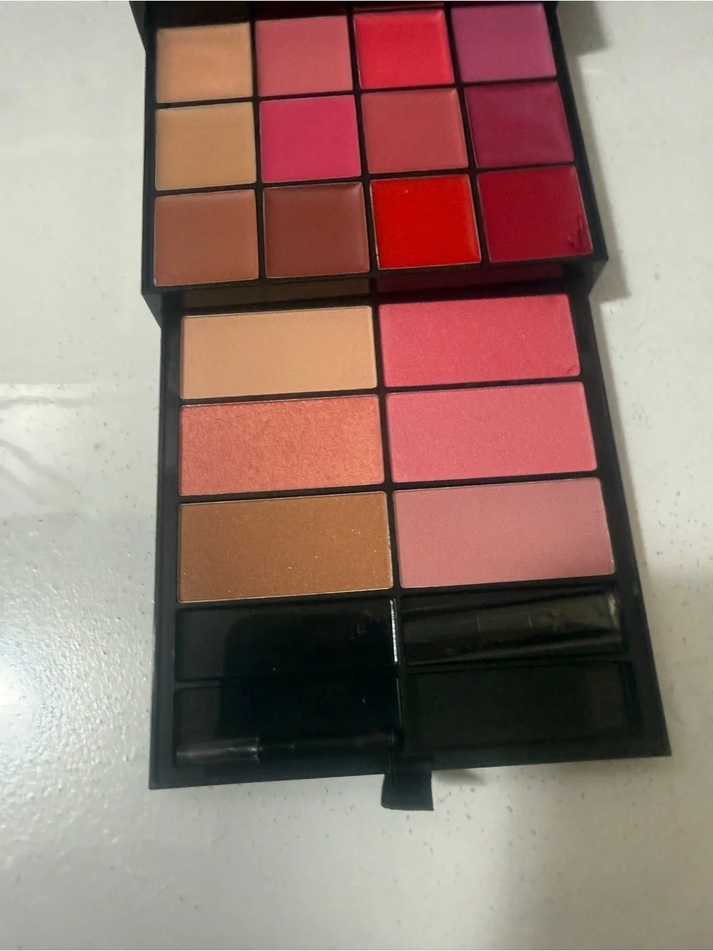 Versatile Women Makeup Palette with Lip and Eye Shades - Pink & Neutral Tones